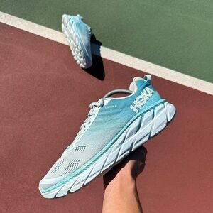 Hoka Clifton 6